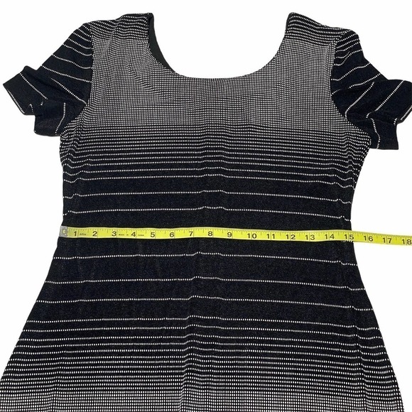 JOSEPH Ribkoff Ombre Striped Short Sleeve Dress - Picture 8 of 11